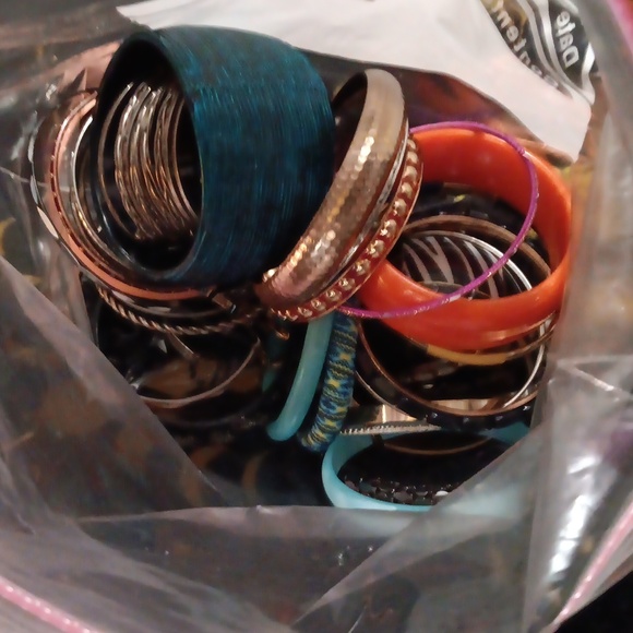 Lot of Bangles - Picture 3 of 3